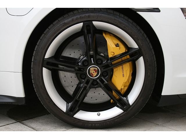 Porsche Taycan 2021-02 10353-12