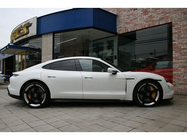 Porsche Taycan 2021-02 10353-2