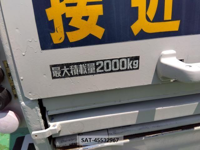 Hino DUTRO 2015-03 296706-8