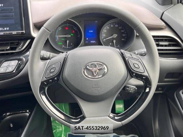 Toyota C-HR 2017-06 382395-11