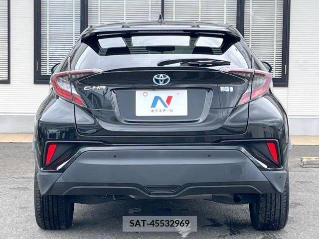 Toyota C-HR 2017-06 382395-15