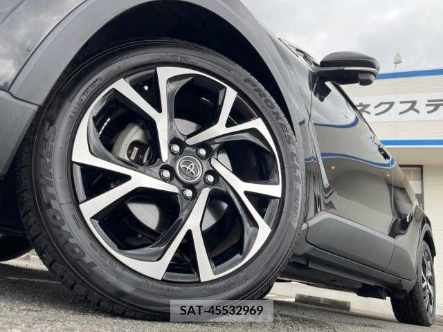 Toyota C-HR 2017-06 382395-13