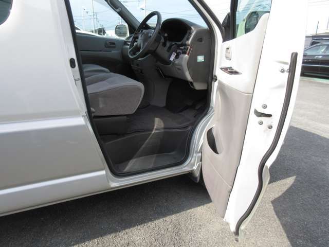 Toyota REGIUS WAGON 2000-07 183275-17