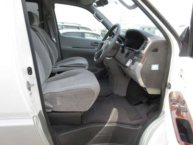 Toyota REGIUS WAGON 2000-07 183275-16