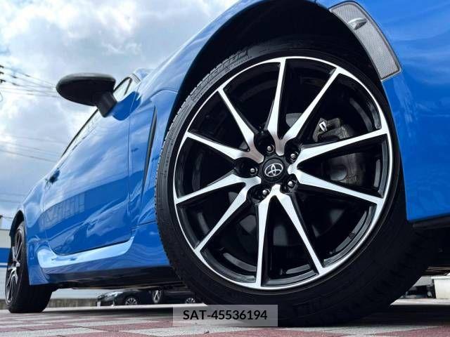 Toyota 86 2022-10 321263-12