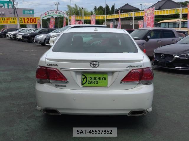 Toyota CROWN SEDAN 2010-04 304357-9