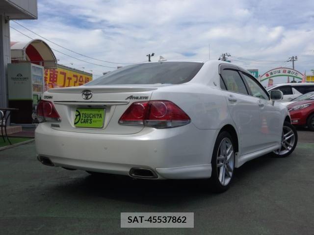Toyota CROWN SEDAN 2010-04 304357-1