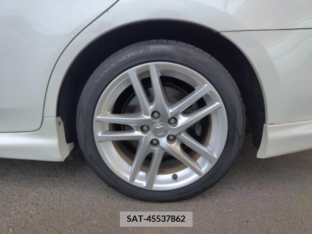 Toyota CROWN SEDAN 2010-04 304357-27