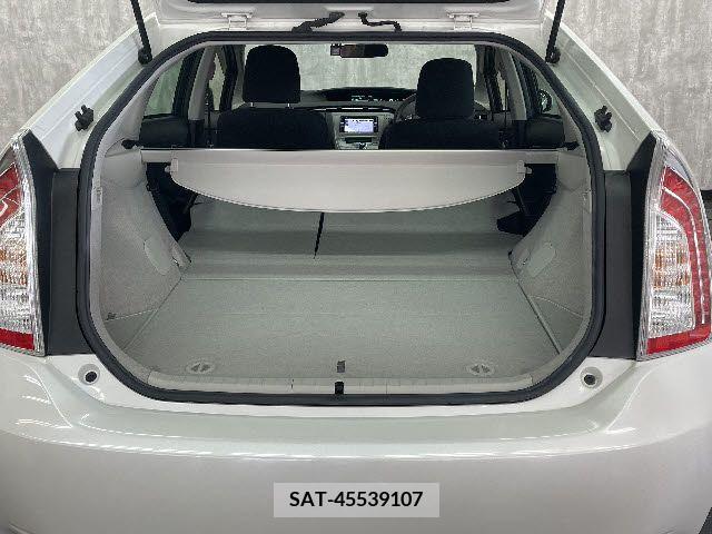 Toyota PRIUS 2015-02 208584-20