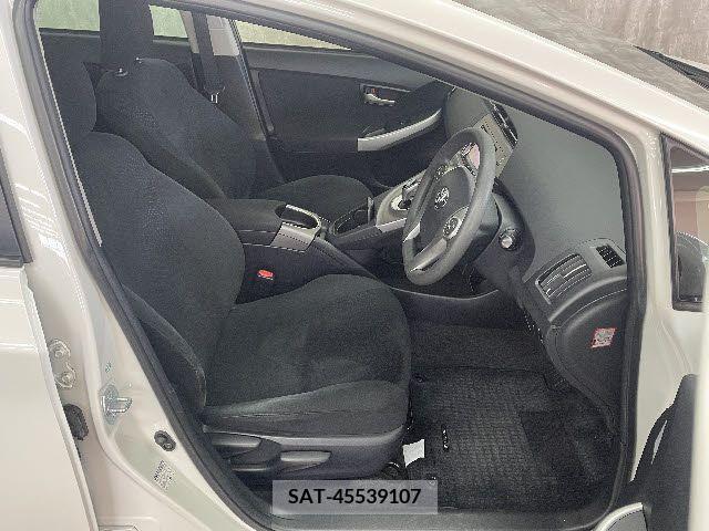 Toyota PRIUS 2015-02 208584-9
