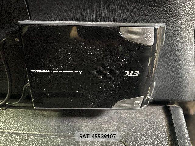 Toyota PRIUS 2015-02 208584-17