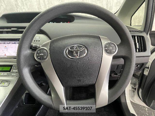 Toyota PRIUS 2015-02 208584-13