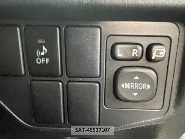 Toyota PRIUS 2015-02 208584-16