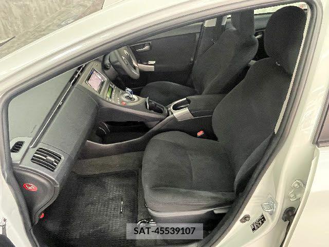 Toyota PRIUS 2015-02 208584-12