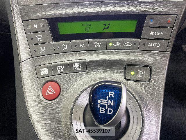Toyota PRIUS 2015-02 208584-14