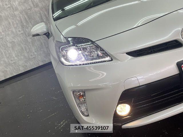 Toyota PRIUS 2015-02 208584-26