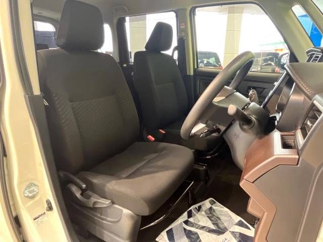 Toyota ROOMY 2017-08 13659-8