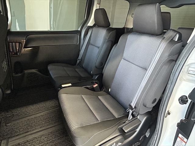 Toyota NOAH 2014-03 193263-23