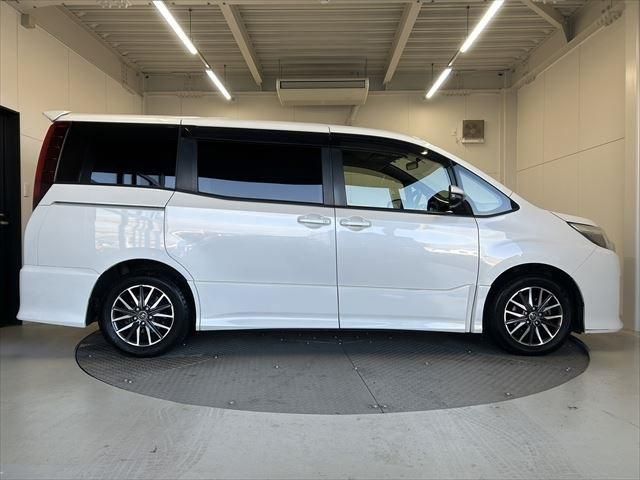 Toyota NOAH 2014-03 193263-3