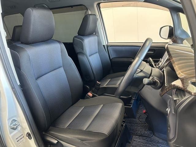 Toyota NOAH 2014-03 193263-19
