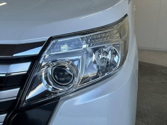 Toyota NOAH 2014-03 193263-8