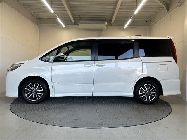 Toyota NOAH 2014-03 193263-7