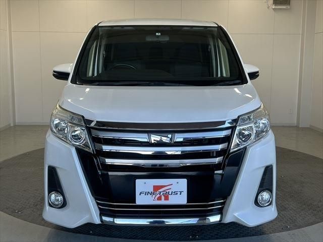 Toyota NOAH 2014-03 193263-1