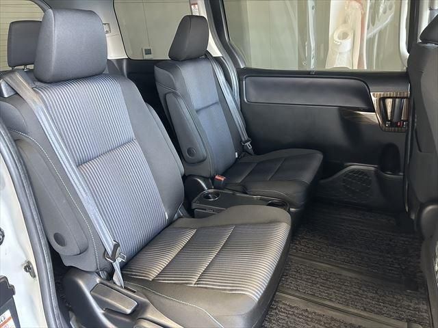 Toyota NOAH 2014-03 193263-20