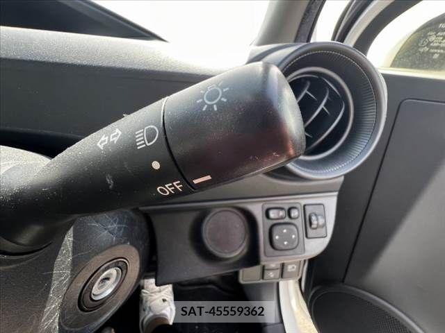 Toyota AQUA 2019-03 242893-19