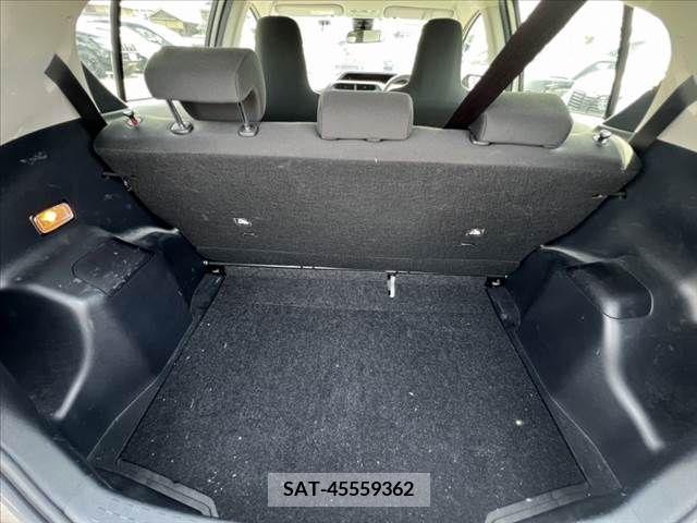 Toyota AQUA 2019-03 242893-18