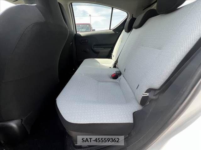 Toyota AQUA 2019-03 242893-17