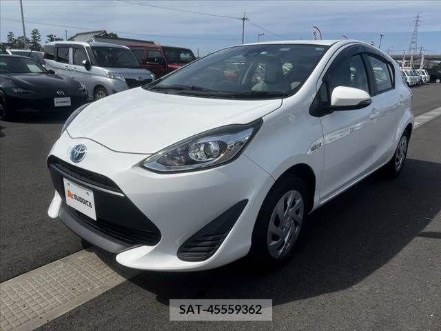 Toyota AQUA 2019-03 242893-12