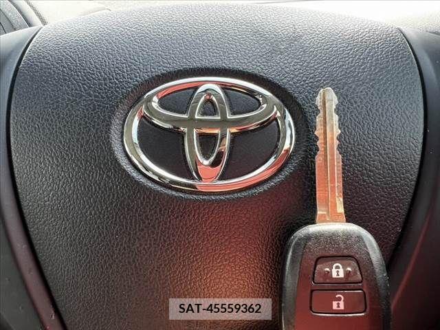 Toyota AQUA 2019-03 242893-6