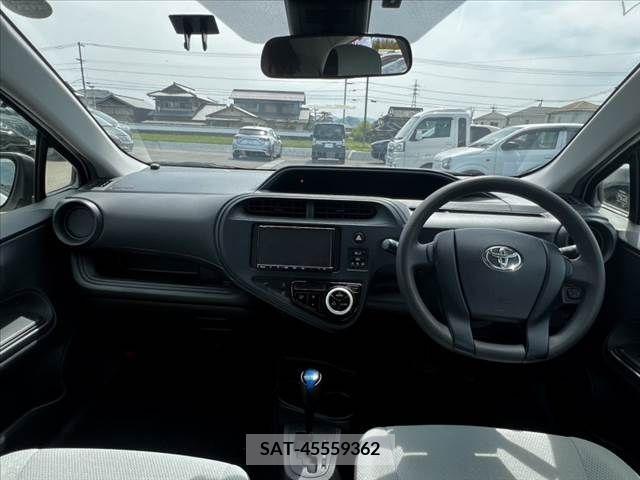 Toyota AQUA 2019-03 242893-1