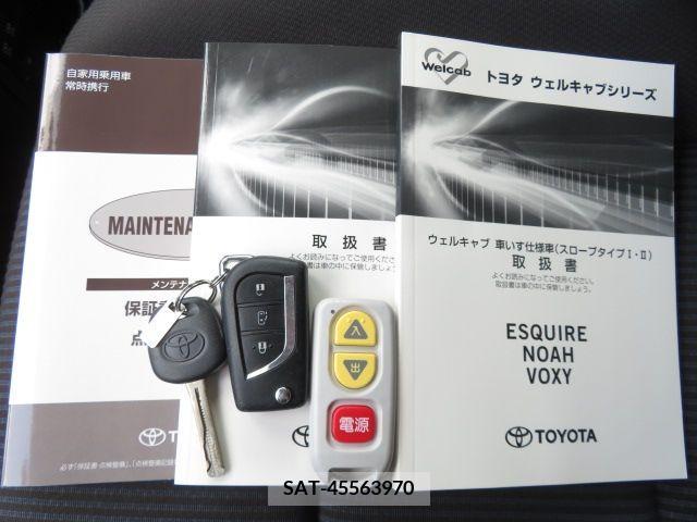 Toyota VOXY 2019-06 384573-20