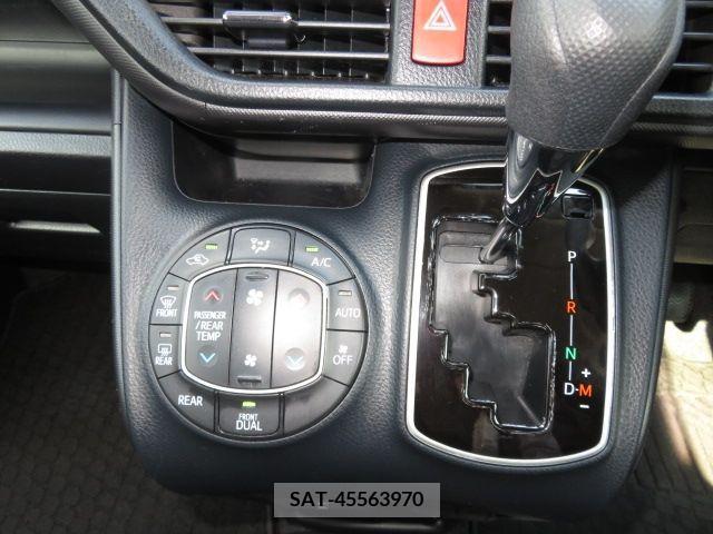 Toyota VOXY 2019-06 384573-18