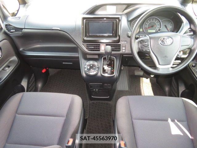 Toyota VOXY 2019-06 384573-15
