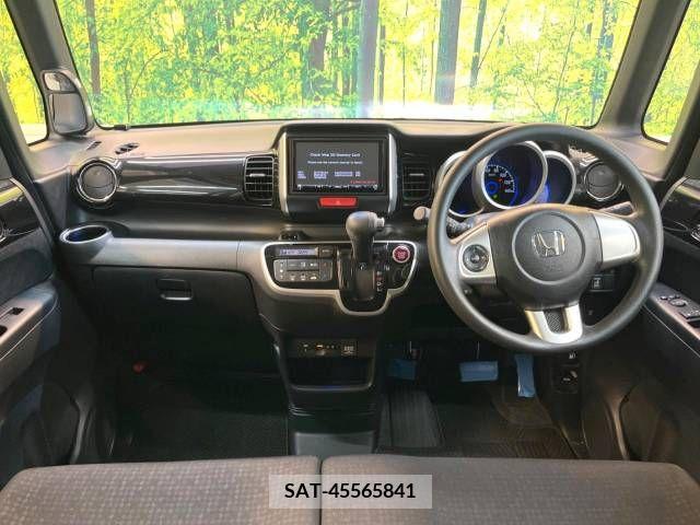 Honda N BOX CUSTOM 2017-05 329585-1