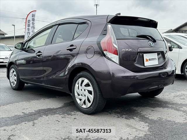 Toyota AQUA 2015-09 292148-12
