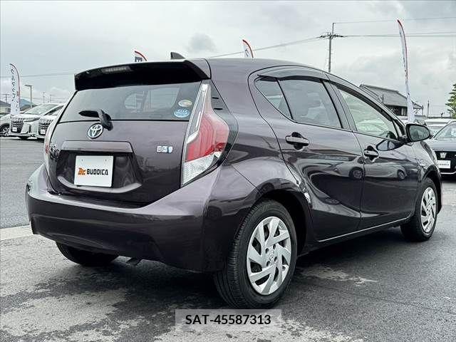 Toyota AQUA 2015-09 292148-14