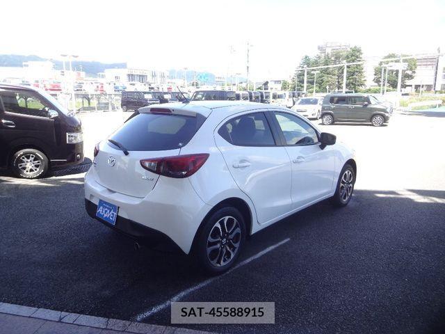Mazda DEMIO 2015-05 296686-1