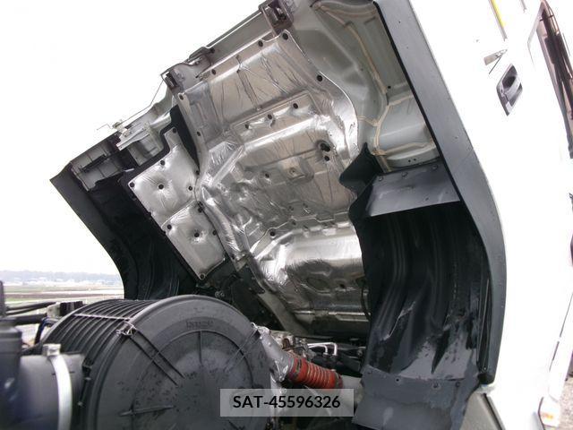 Isuzu GIGA 2018-02 214271-9