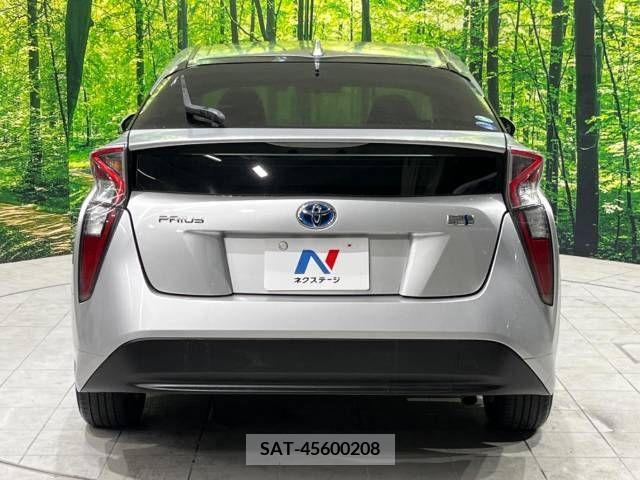 Toyota PRIUS 2017-11 281848-15