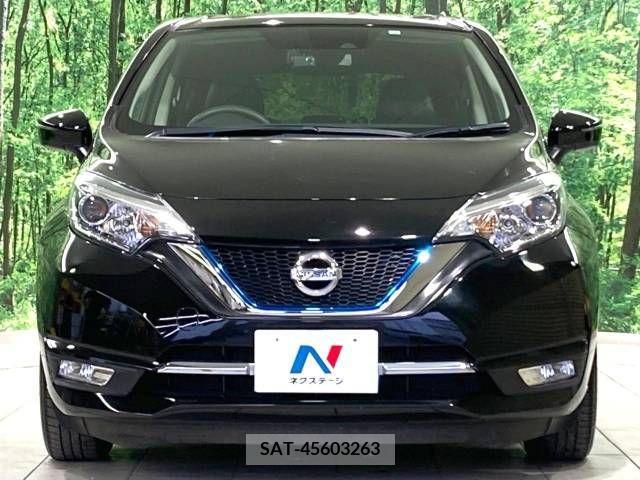 Nissan NOTE 2018-01 279905-14