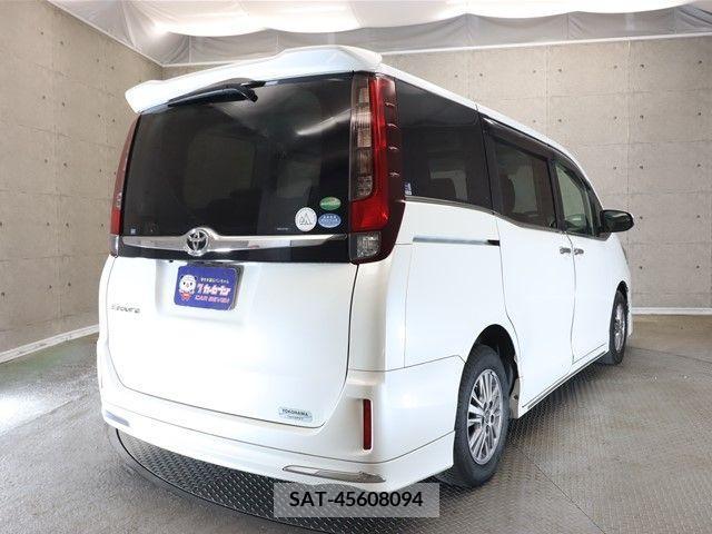 Toyota ESQUIRE 2015-09 207072-1
