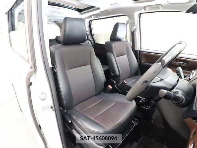 Toyota ESQUIRE 2015-09 207072-3