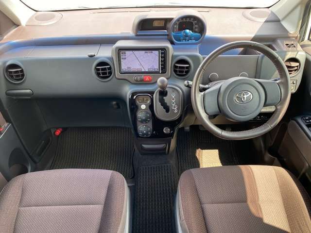 Toyota SPADE 2014-02 191721-3