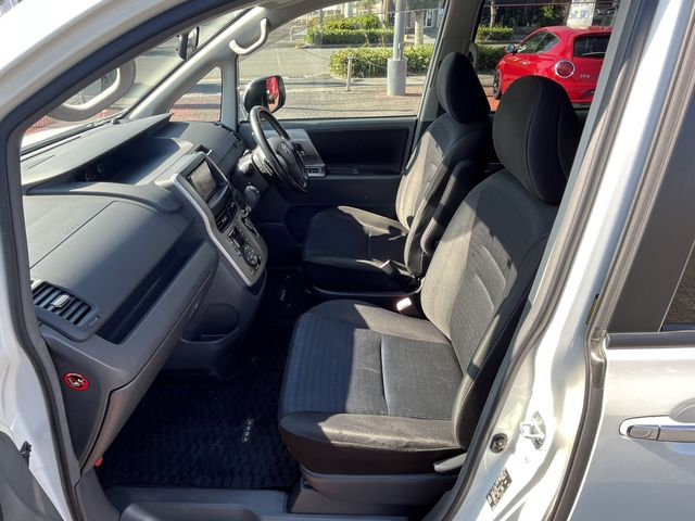 Toyota VOXY 2009-11 15309-5