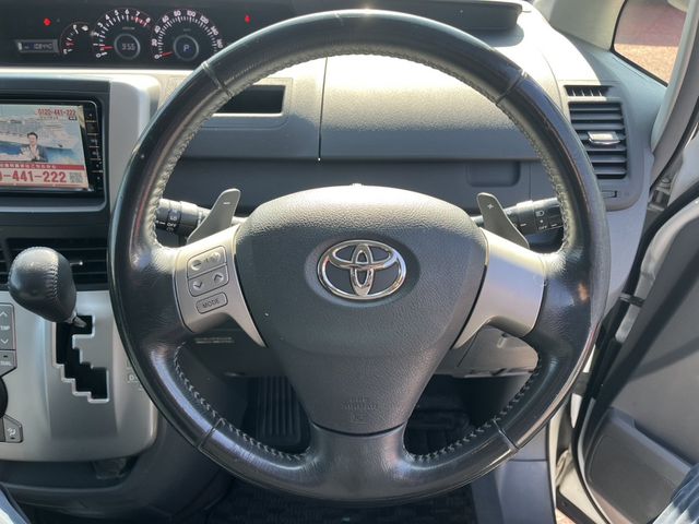 Toyota VOXY 2009-11 15309-17