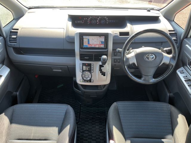 Toyota VOXY 2009-11 15309-4